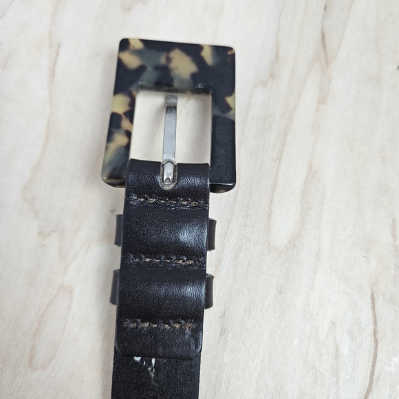 Ann Taylor Black Leather Belt Tortoise Buckle Size M Made in Italy - Picture 5 of 8